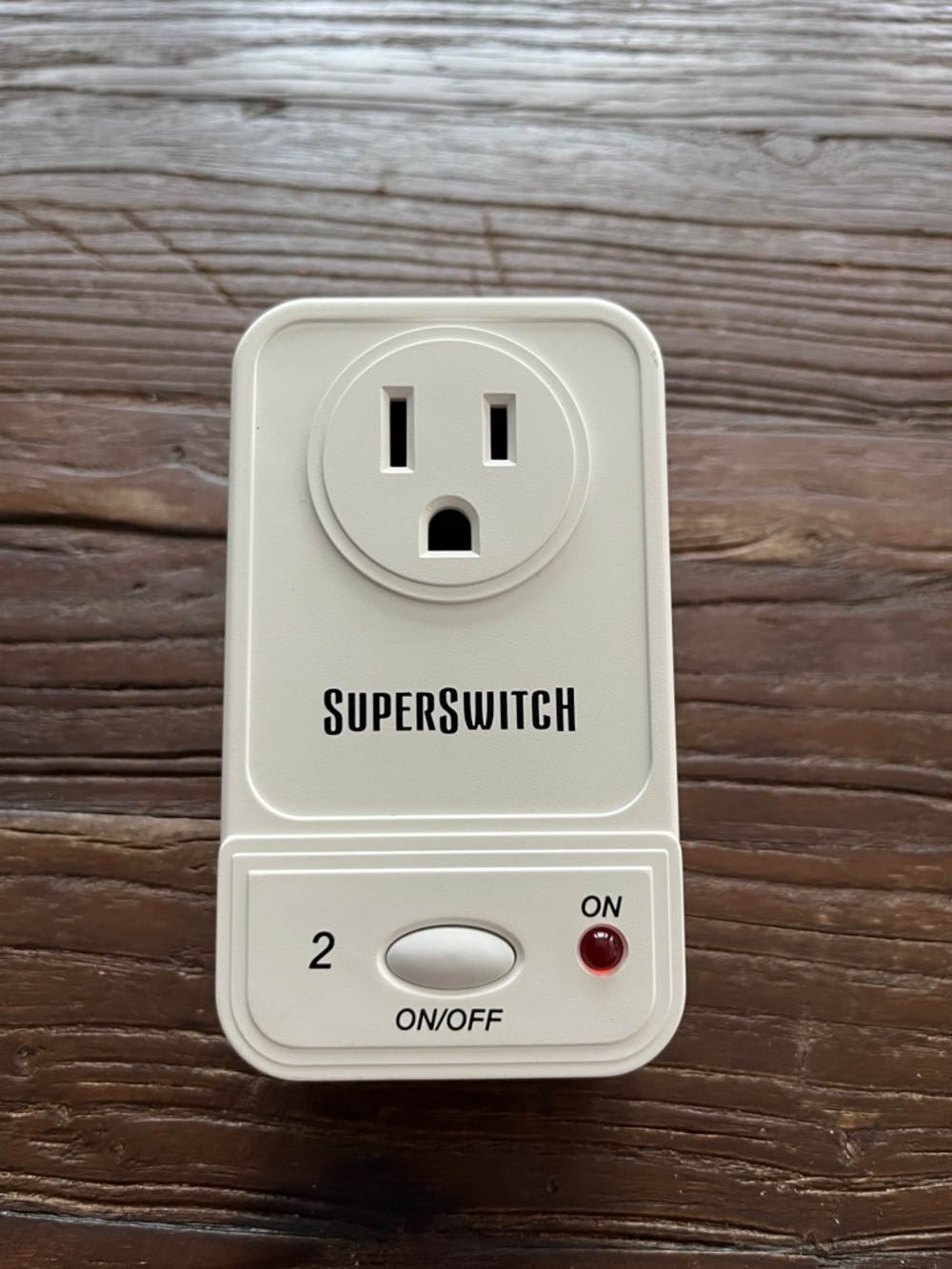 SuperSwitch Plug-in On/Off Outlet - White